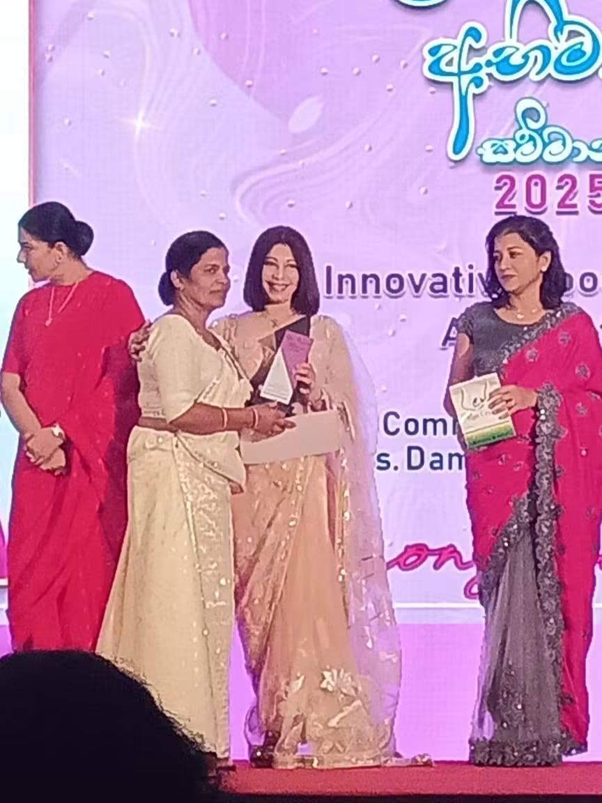 Lak Vanitha Abhimani 2025 recognition event