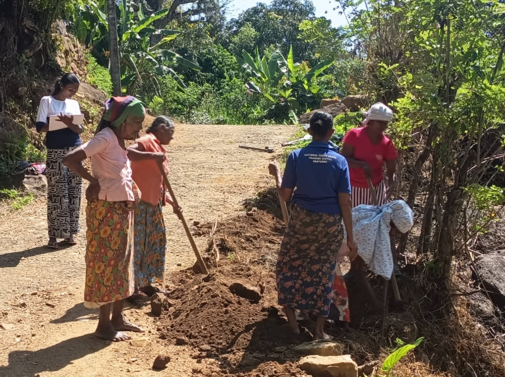 Community members involved in the Hing Patuna water supply project construction and installation